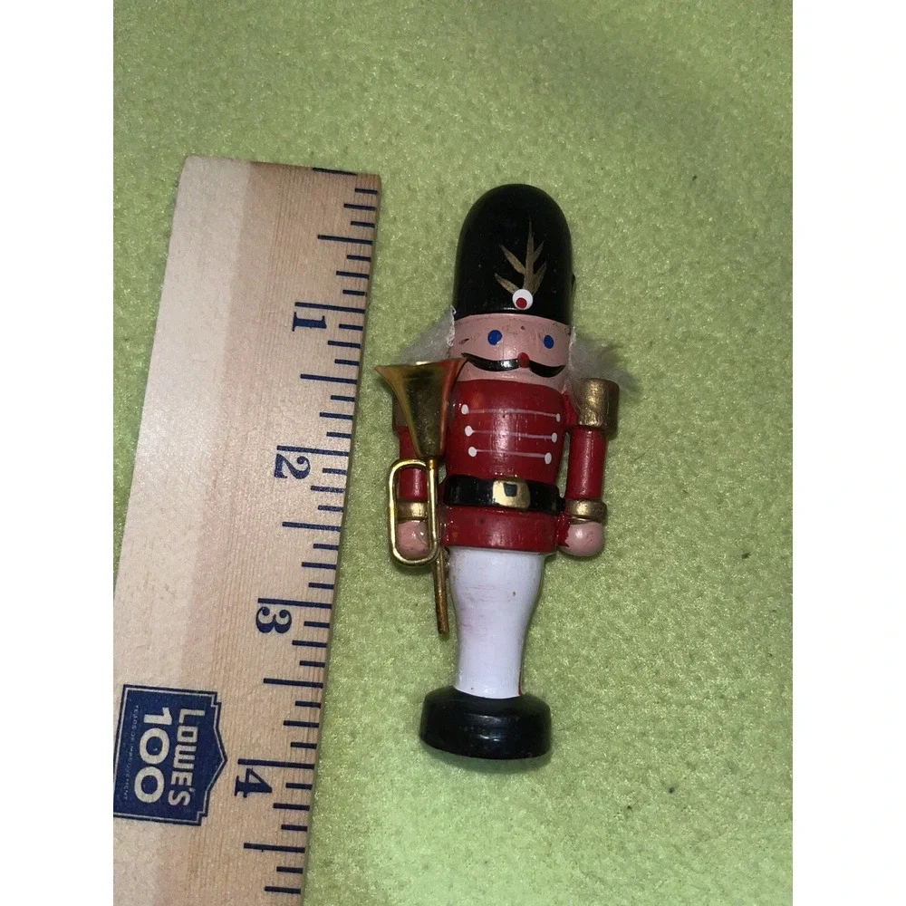 The Unbranded Brand that nutcrackers
