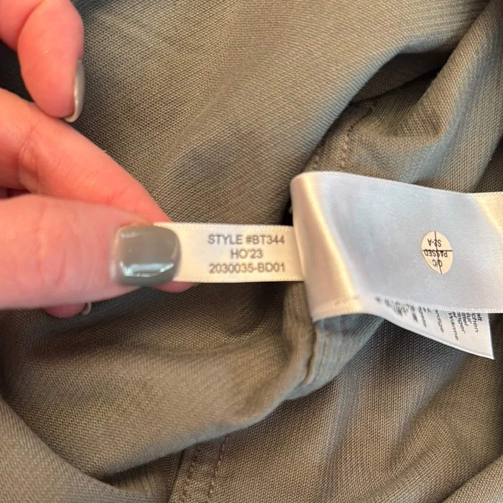 Men's J Crew XL‎ button up gray shirt. Fall/comfy