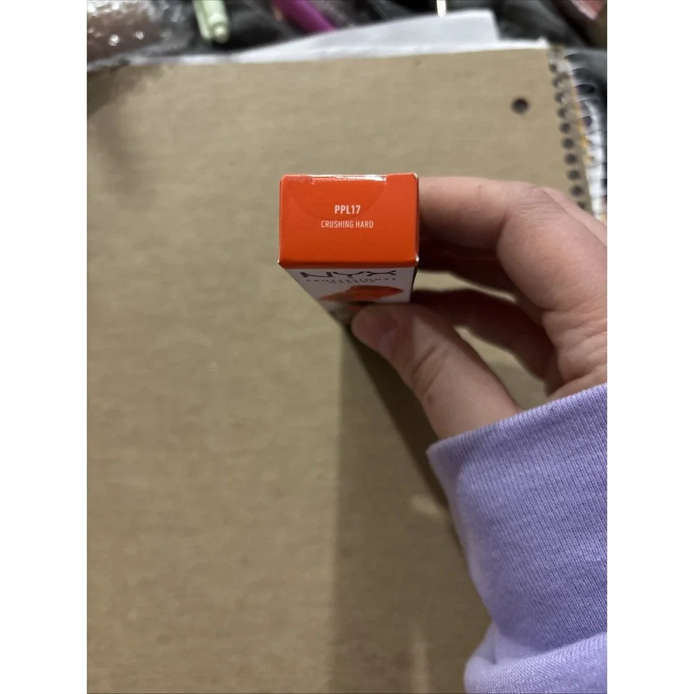 NYX powder puff