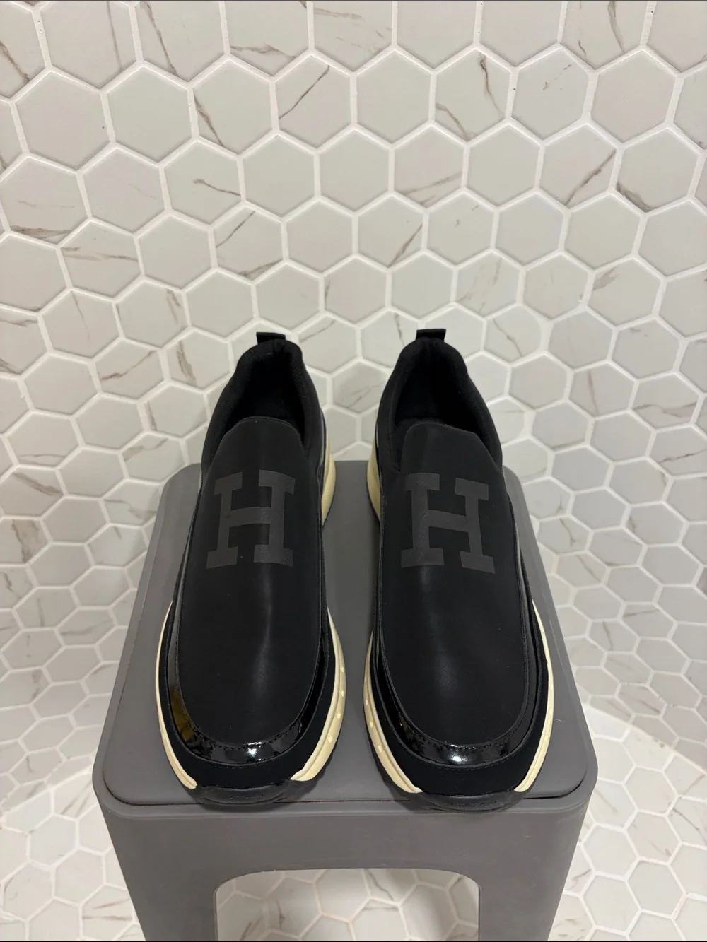 Black H Logo Slip-On Loafers Japan
