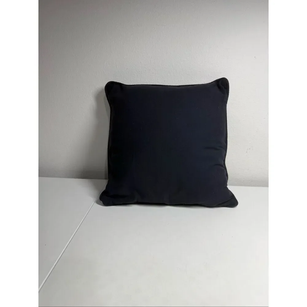 unbranded or makes decorative