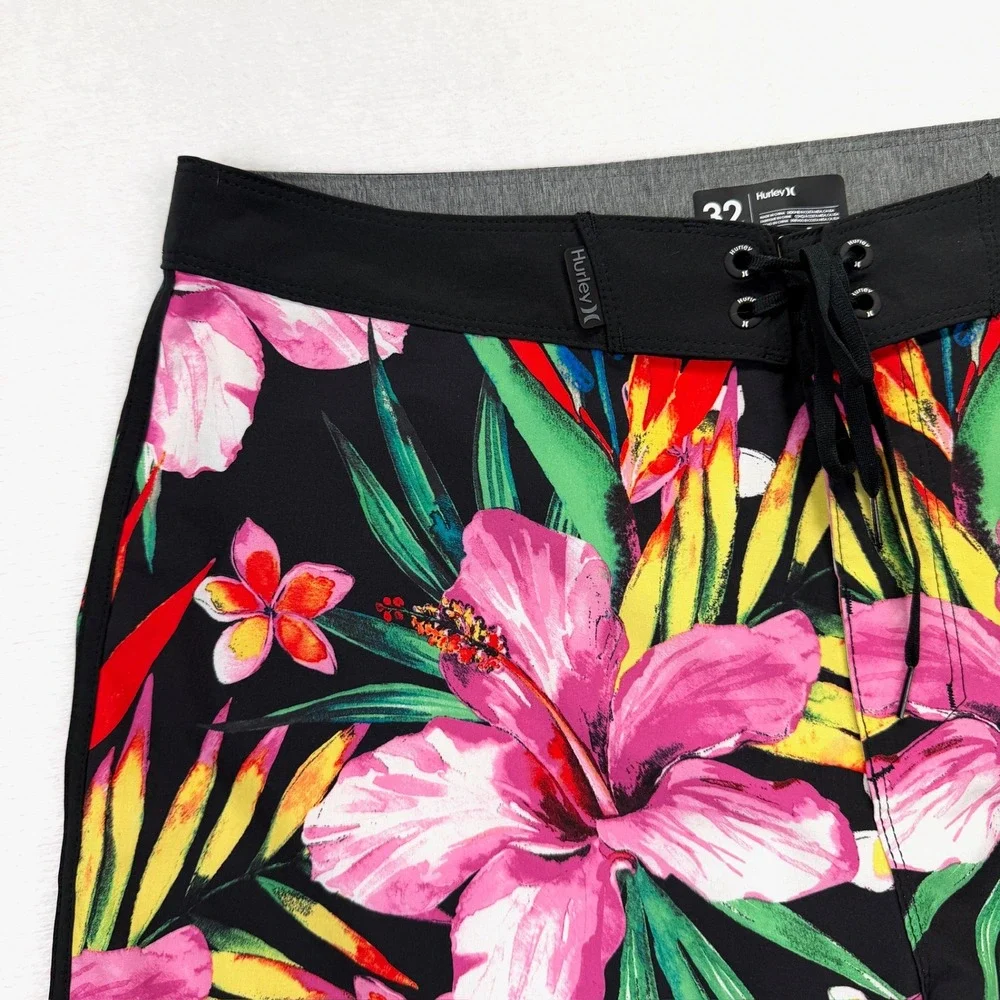 Hurley model boardshorts features