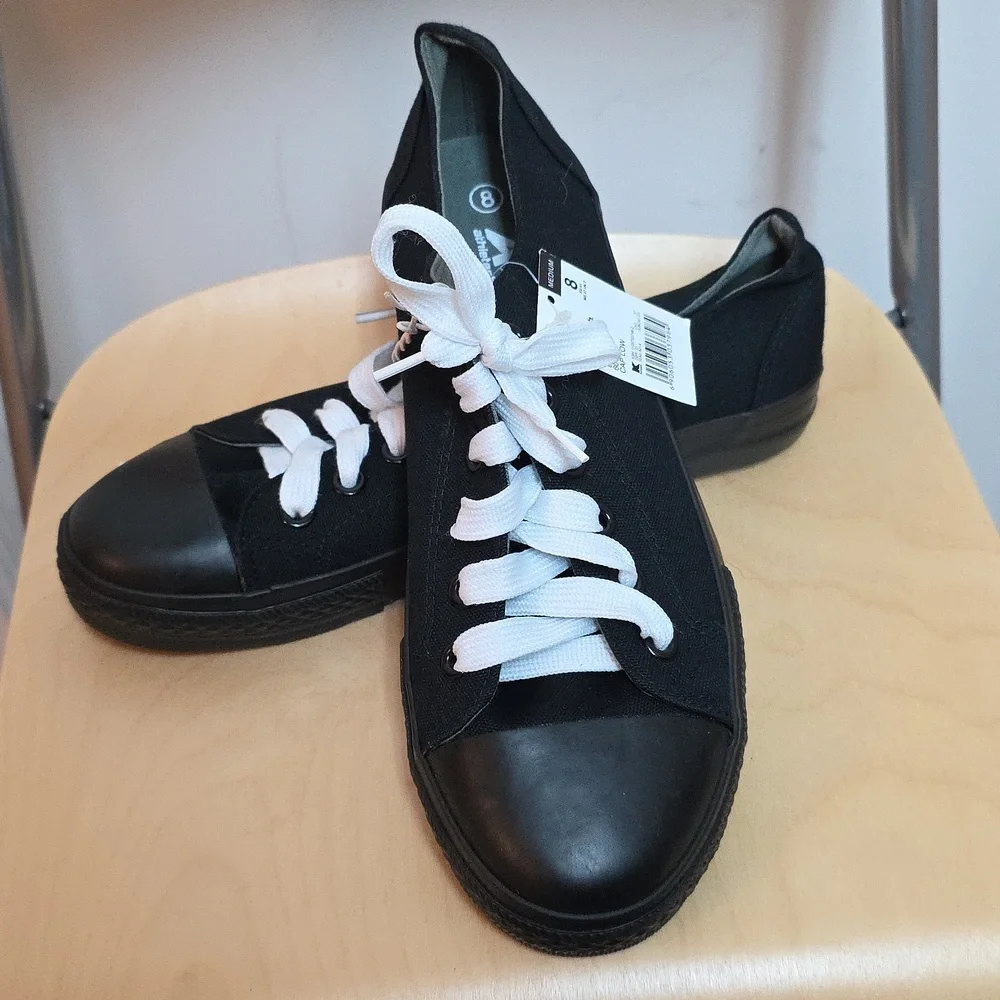 Athletech‎ Black Sneakers Minimalist Design Low-Top W White Shoelaces Mens 8 NWT