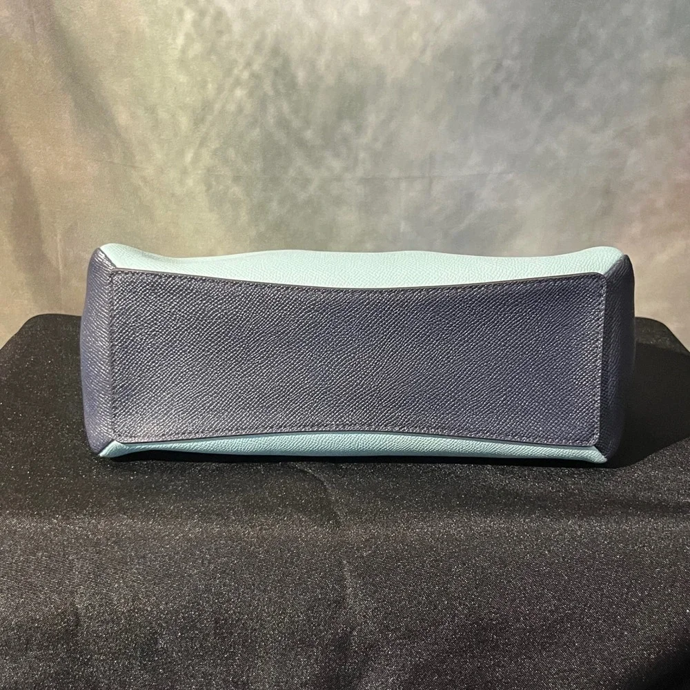 Coach embrace effortless