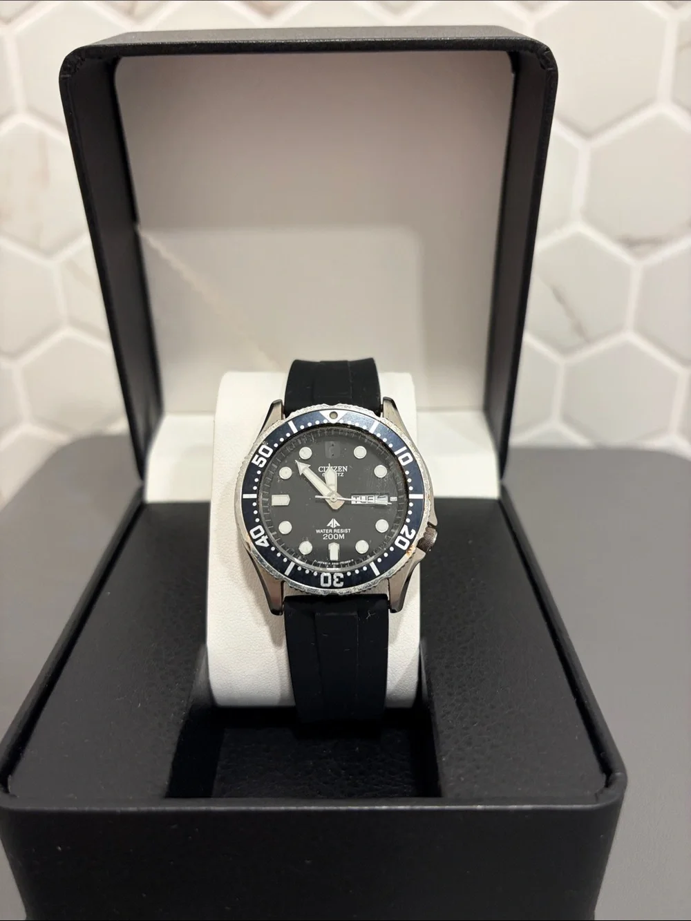 Vintage 90s Citizen Black and Silver Men's Diver Watch with Black Accent Bezel