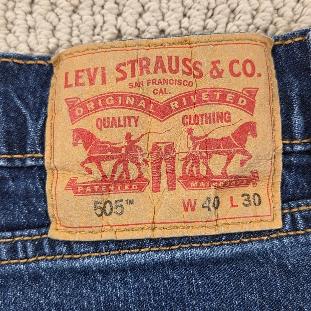 Levis measurements waist