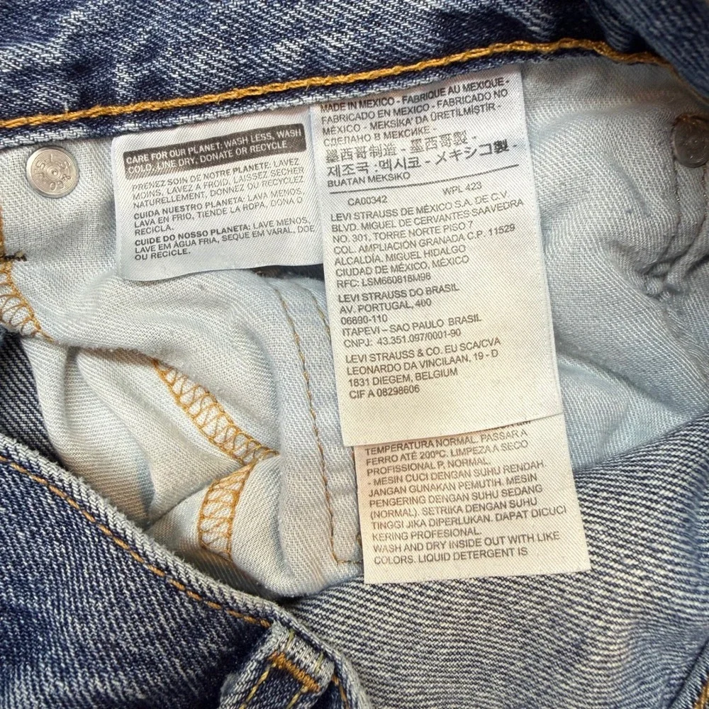 Levis wear shown