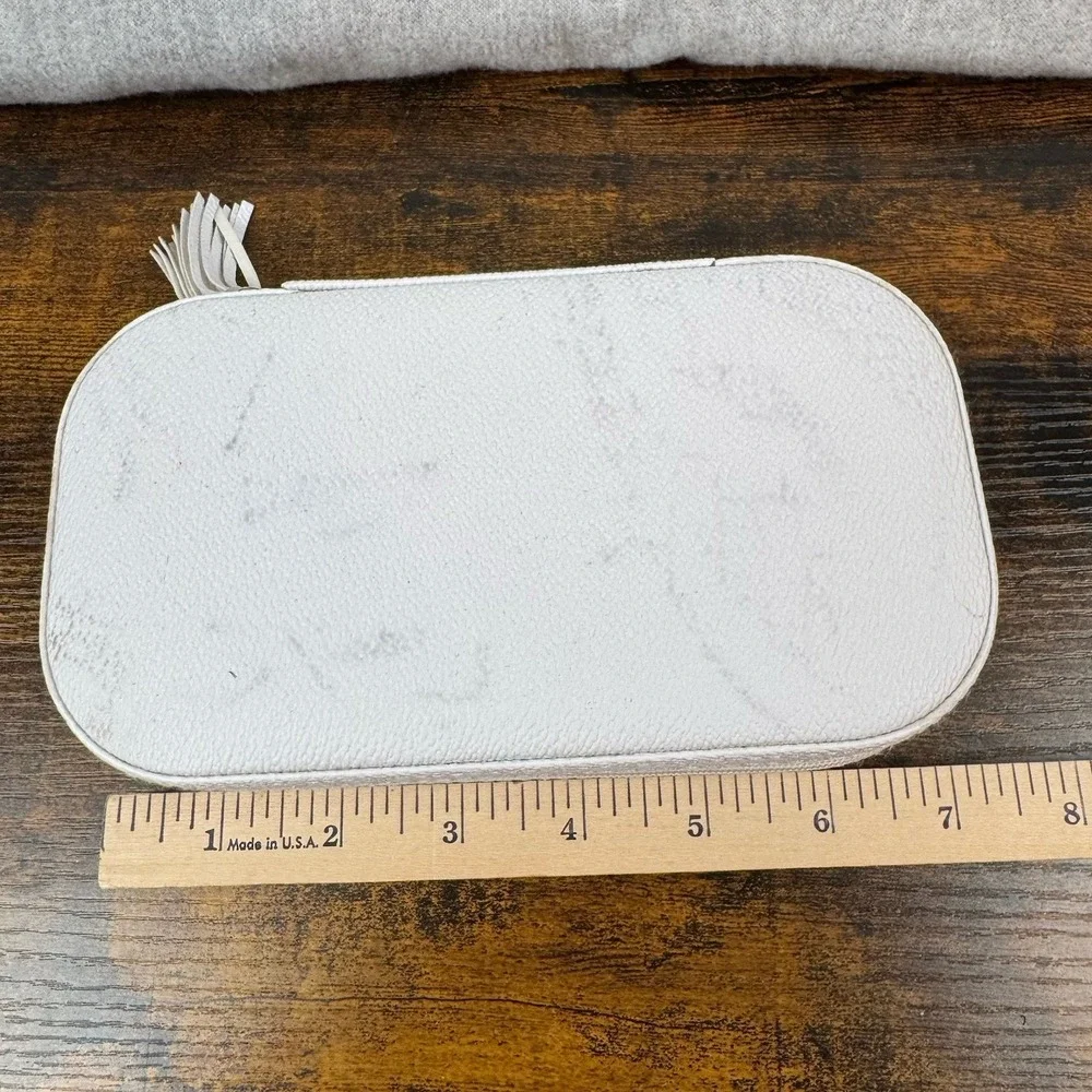 Cynthia Rowley White faux-leather zip around travel‎ jewelry case