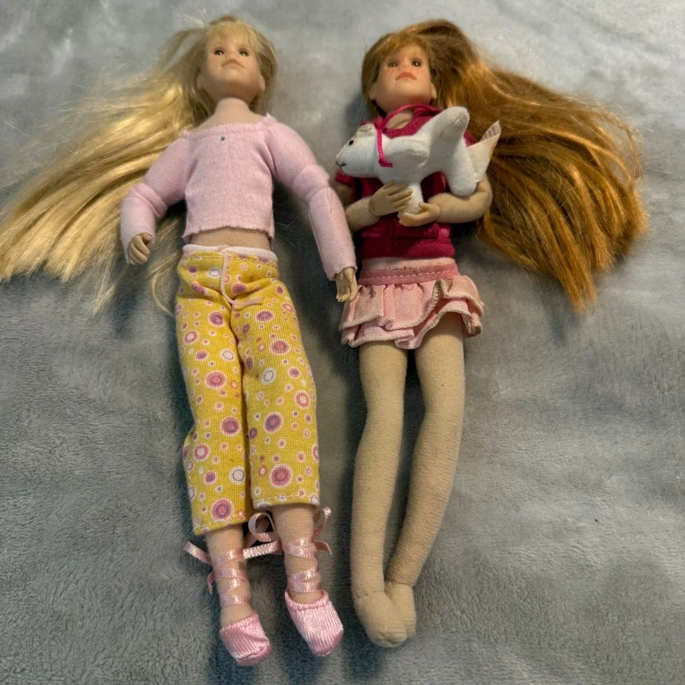 Only Hearts‎ Club Dolls Lot of 2 w/ Outfits & Plush Dog Early 2000s