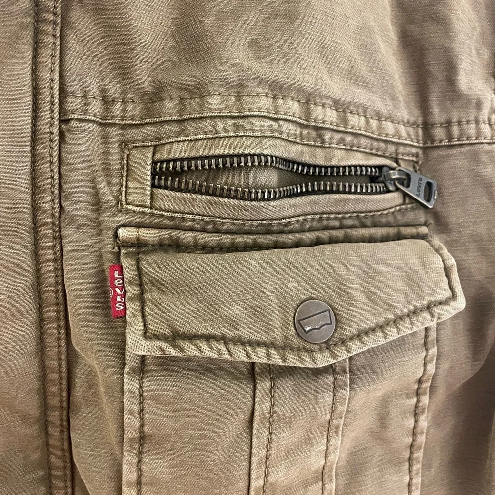 Levis levi military