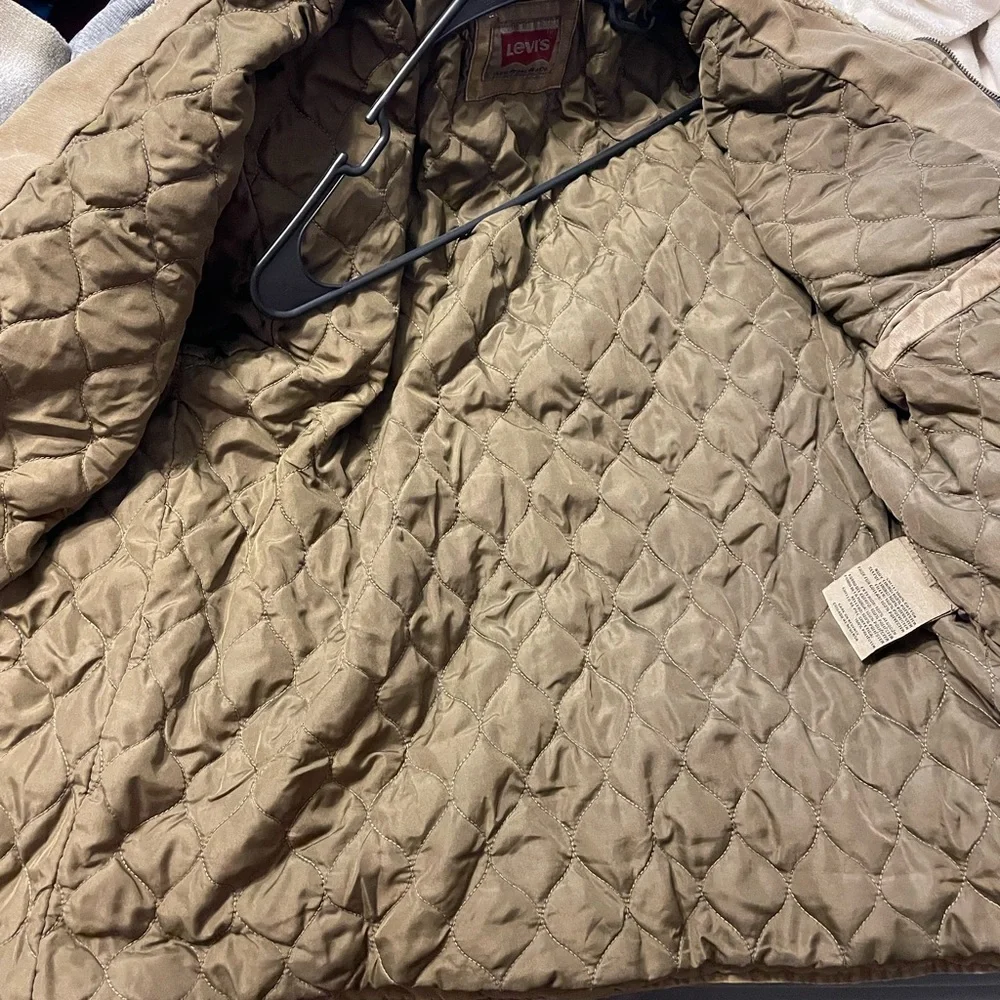 Levis levi military