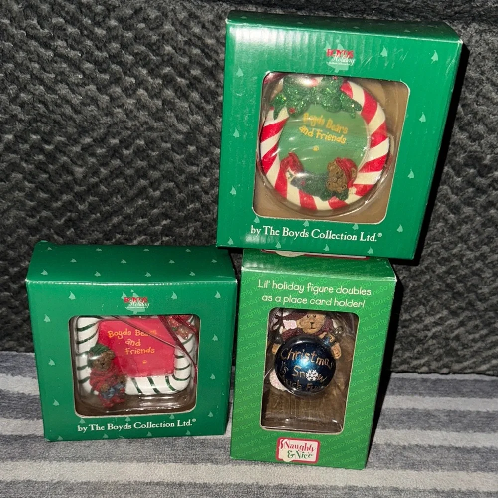 Boyds Bears celebrate holiday