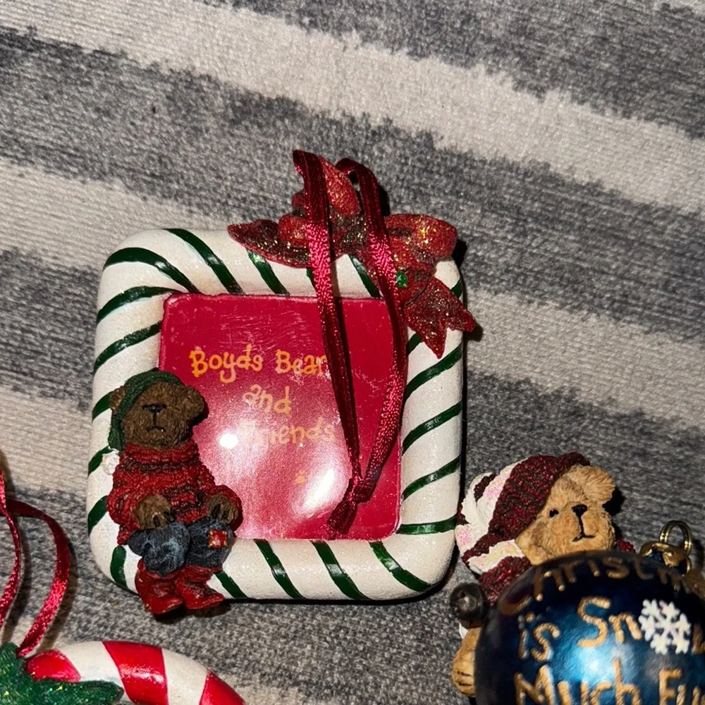 Boyds Bears celebrate holiday