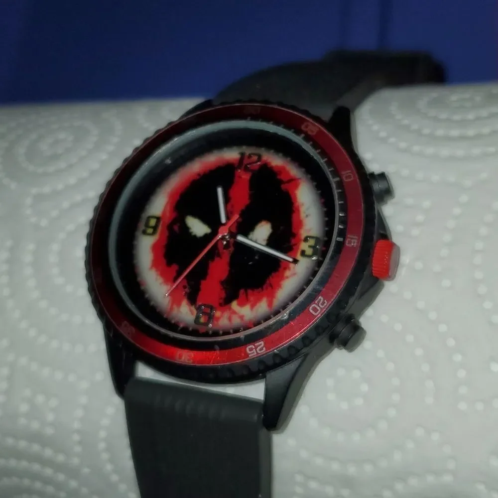 Marvel‎ Deadpool Wristwatch Black Red Case Indiglo Black Silicone Band Analog