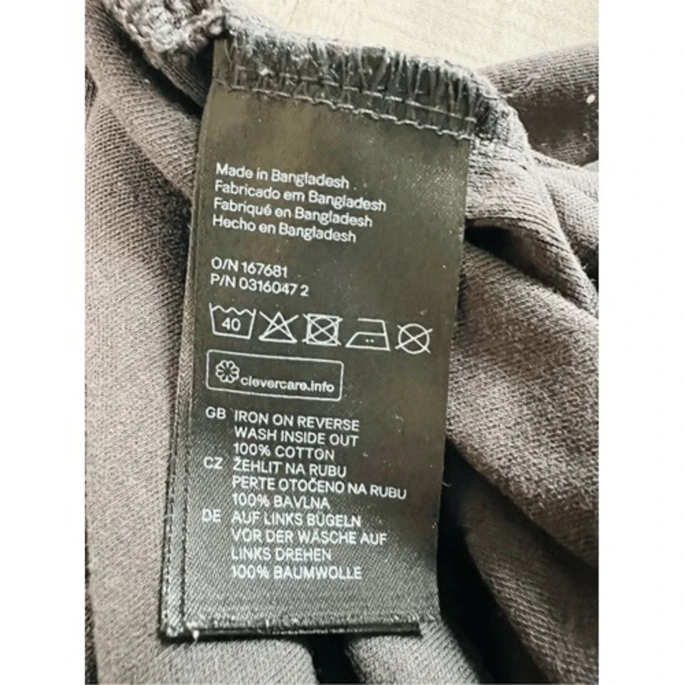 H&M smoke day