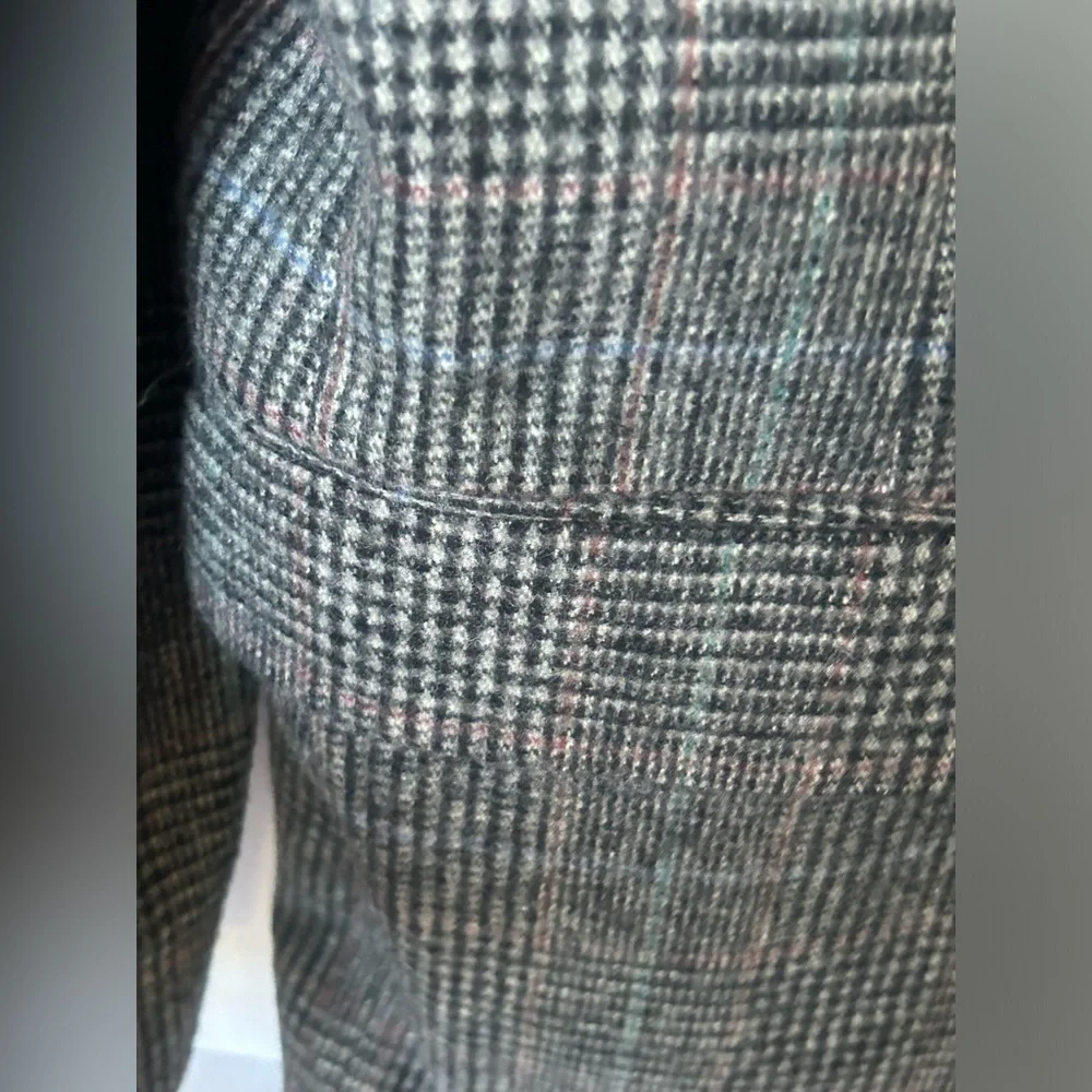 Rich’s gray tweed