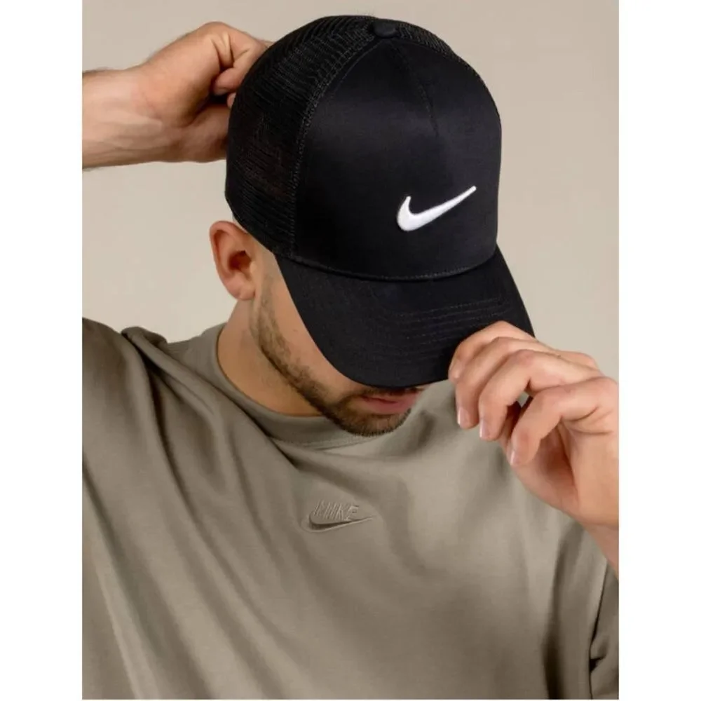 NWT Unisex Nike Rise Trucker Cap in very Black size S/M