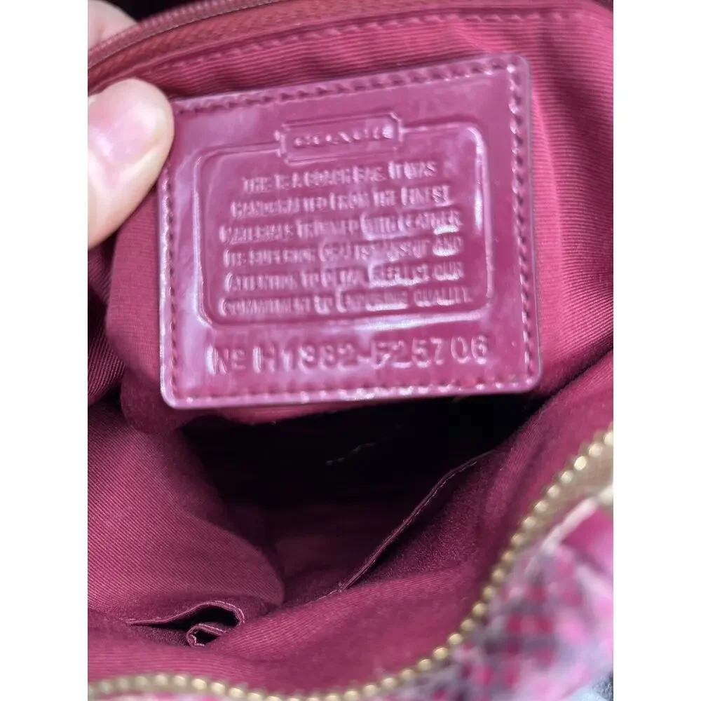 Coach authenticated f25706