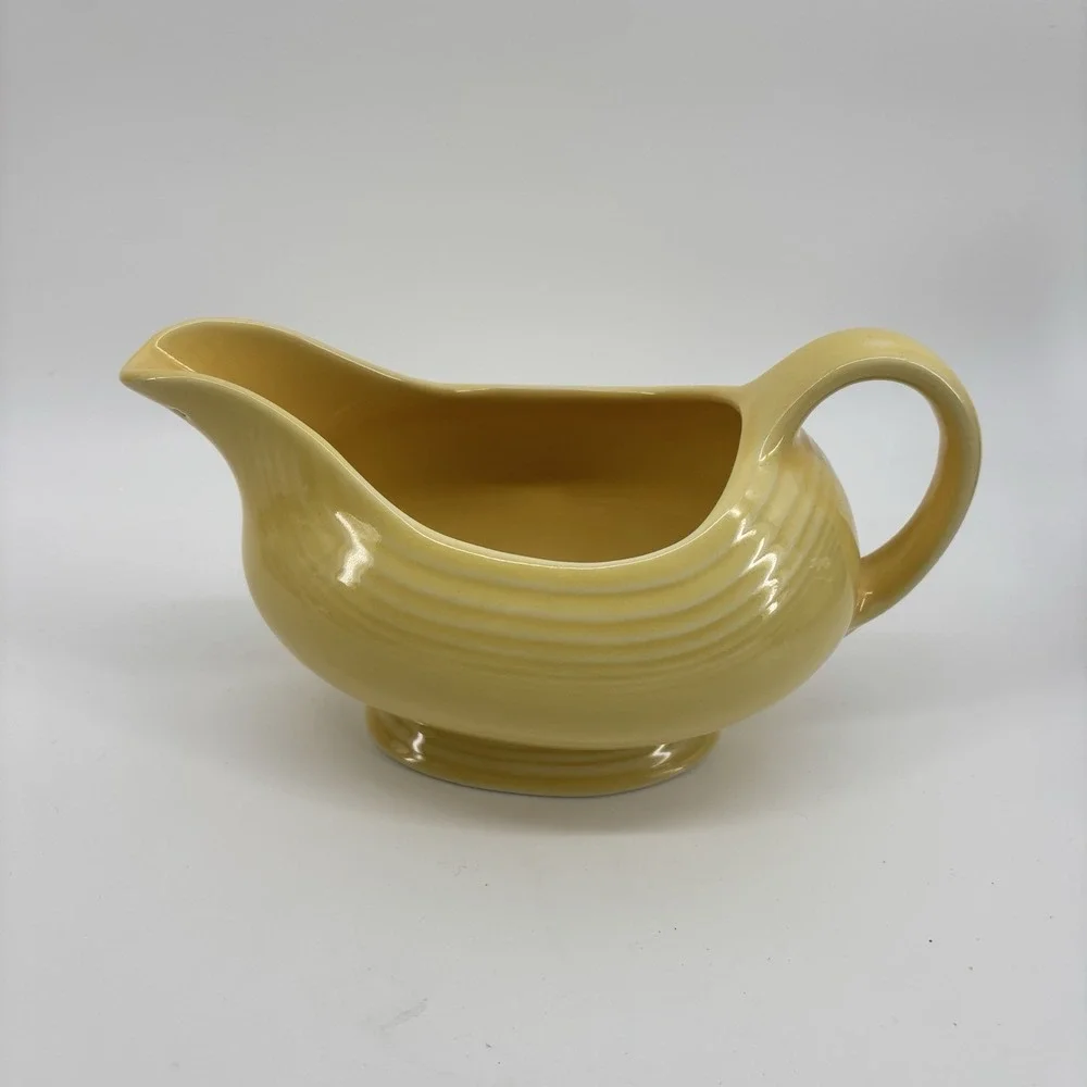 Vintage Fiesta Yellow Gravy Boat Fiestaware Homer Laughlin USA‎ 1997 Excellent