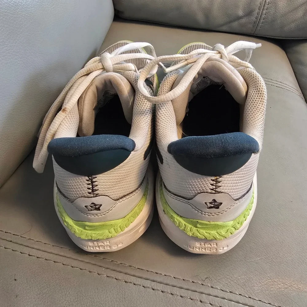 Nike star runner
