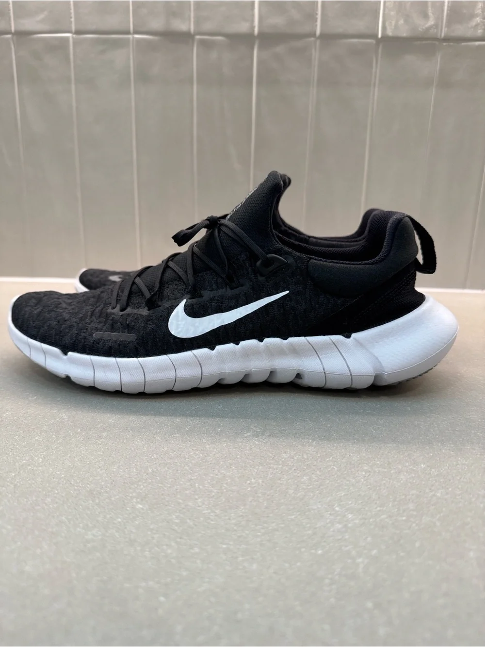 2 Pairs of Nike Running Shoes Bundle – Men’s US 11 – Great Condition