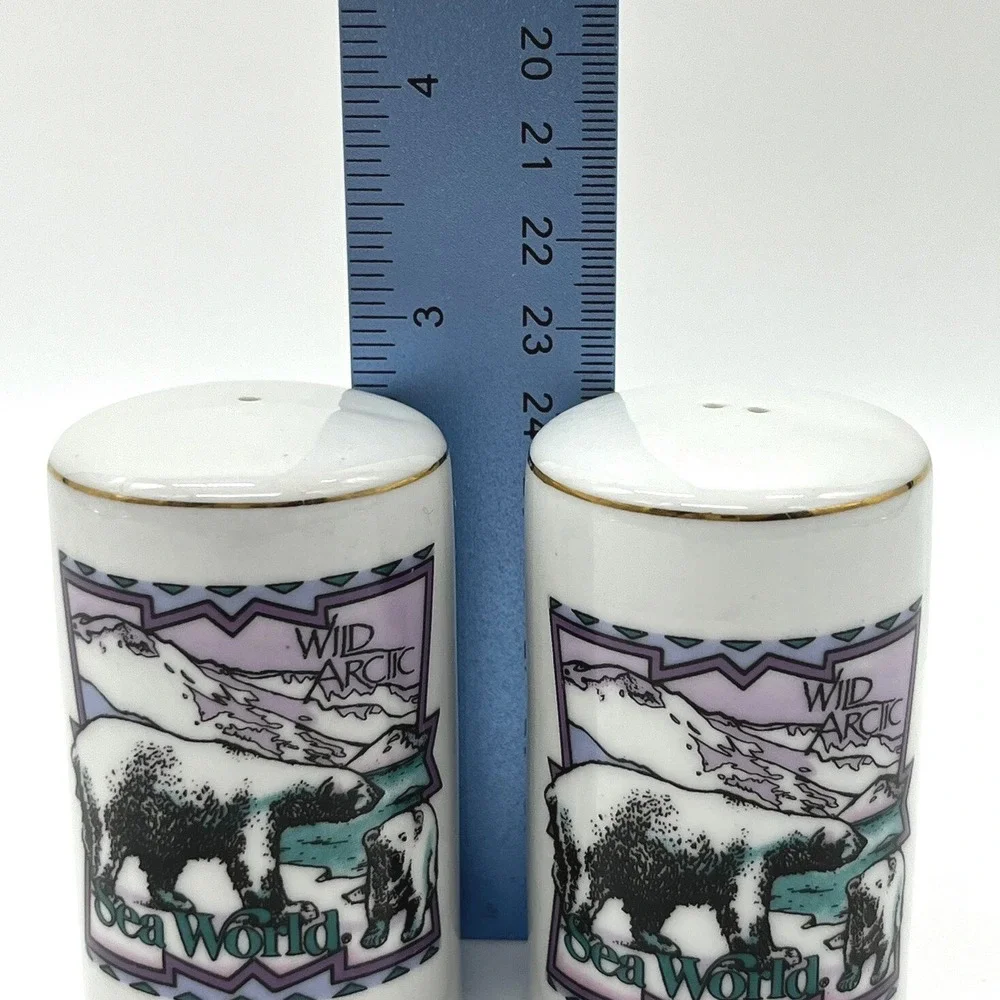 Sea World pair vintage