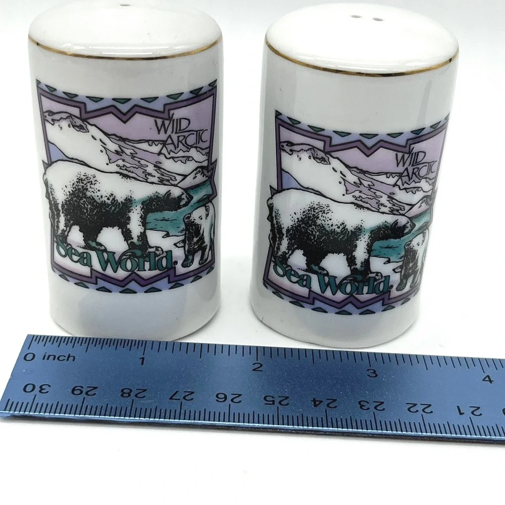 Sea World pair vintage