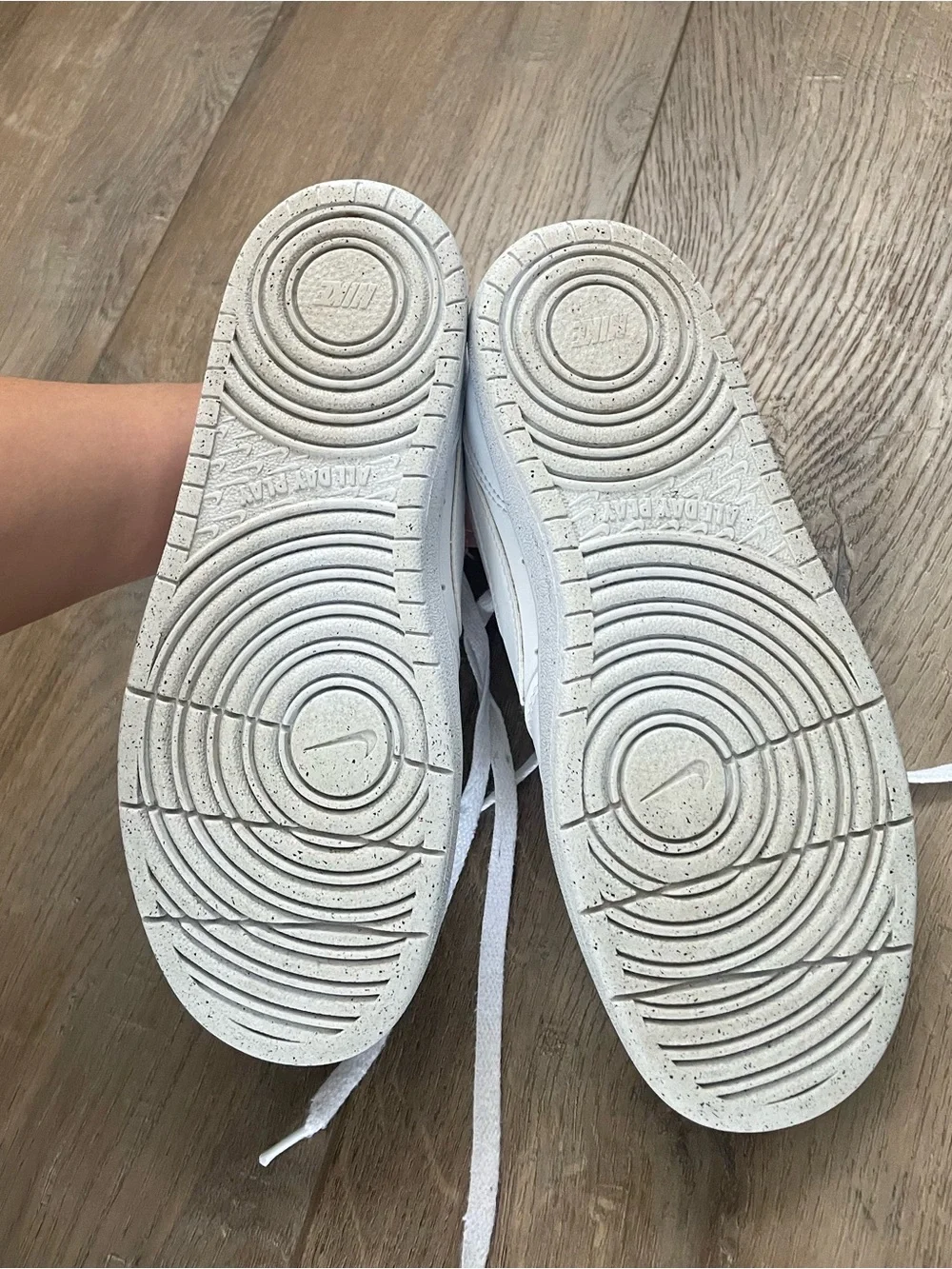 Nike mesh secure lightweight