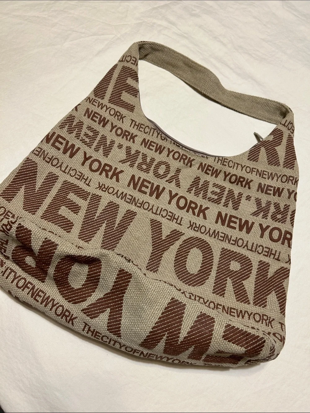 Robin Ruth casual canvas