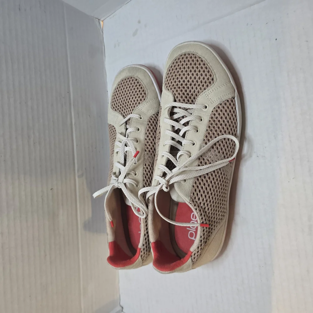 PLAE perfect red beige