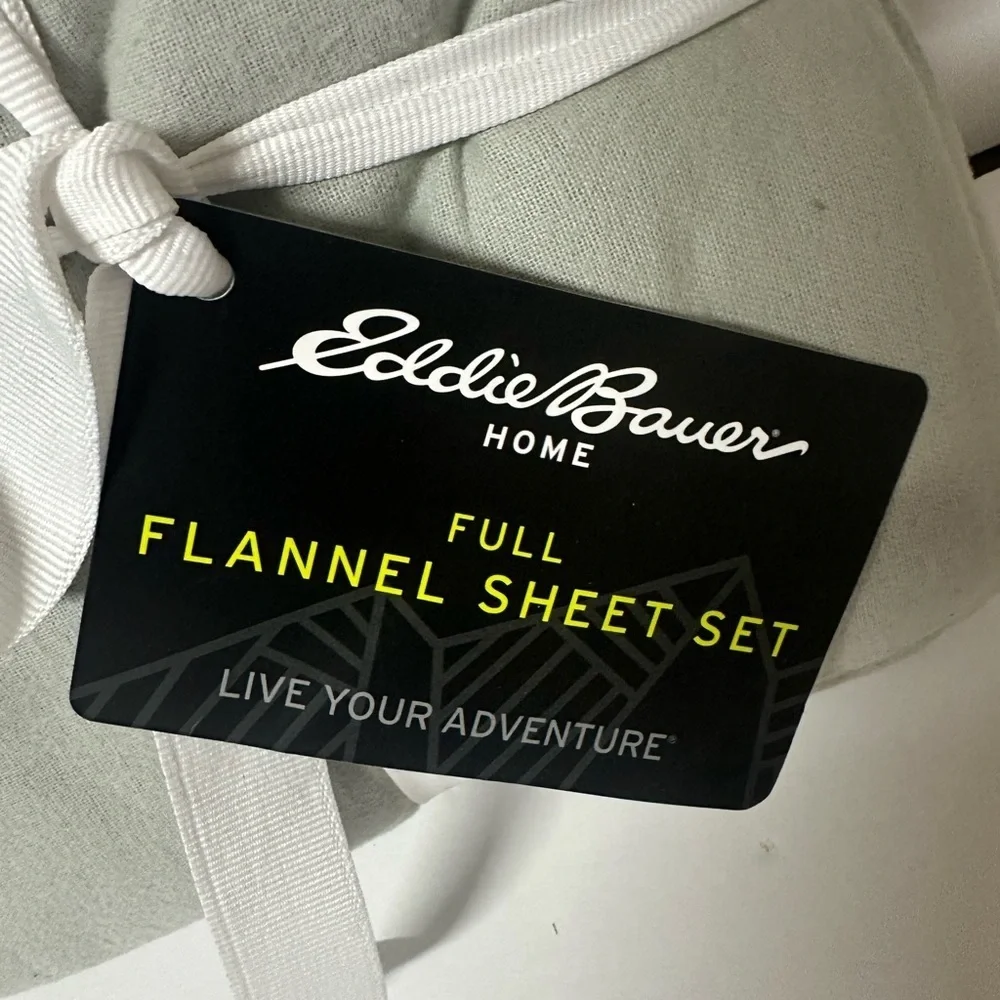 Eddie Bauer eddie pillow flat