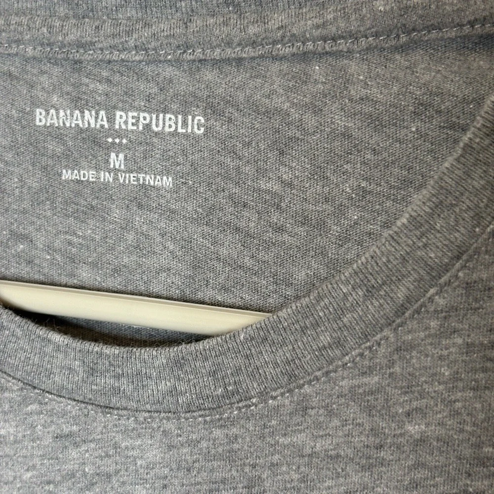 Banana Republic •	pit pit