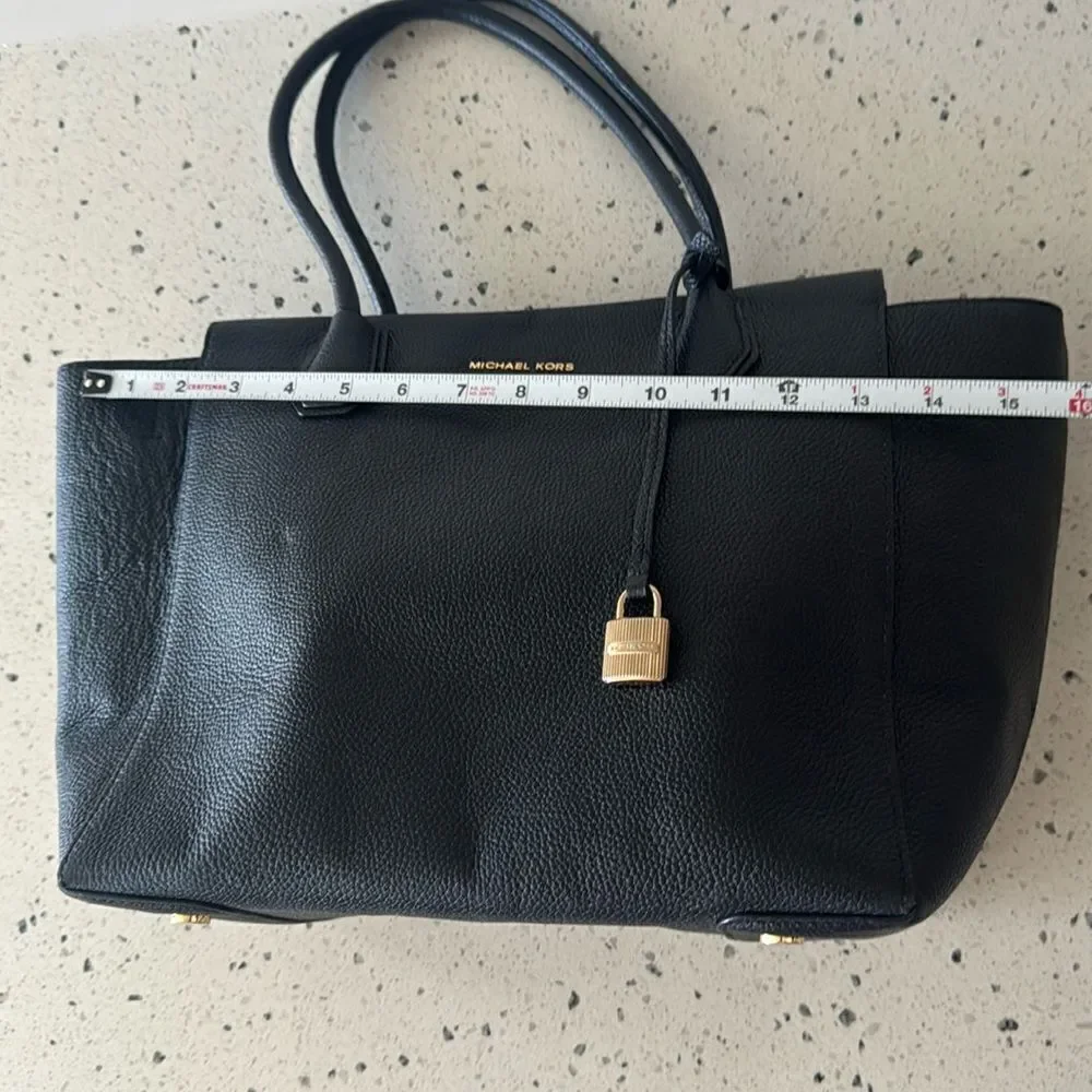 Michael Kors pre tote inside