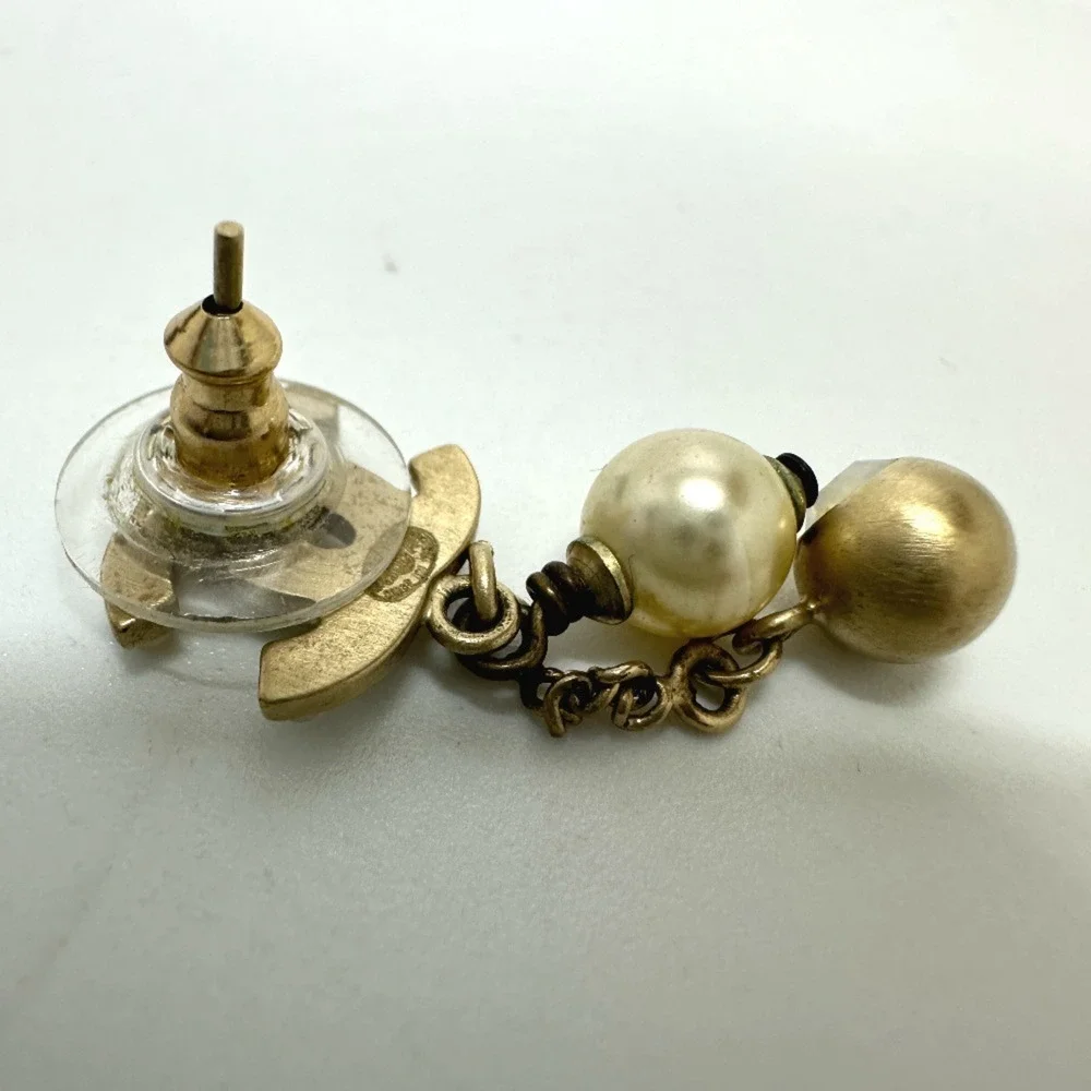 CHANEL gold earrings
