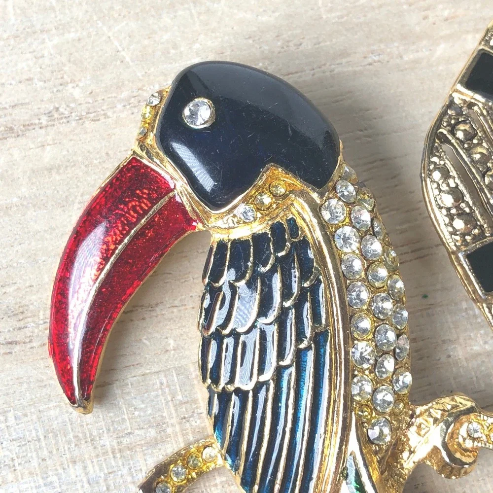 Estate **vintage brooch