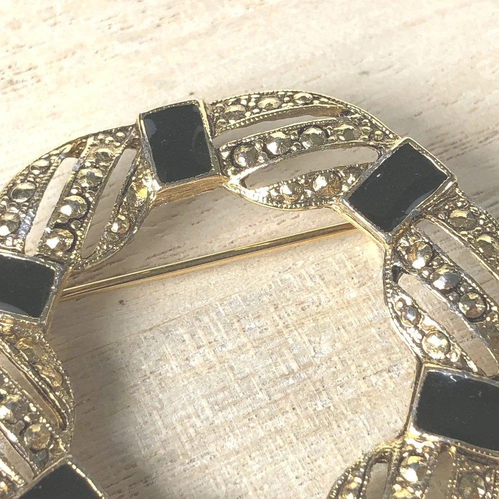 Estate **vintage brooch