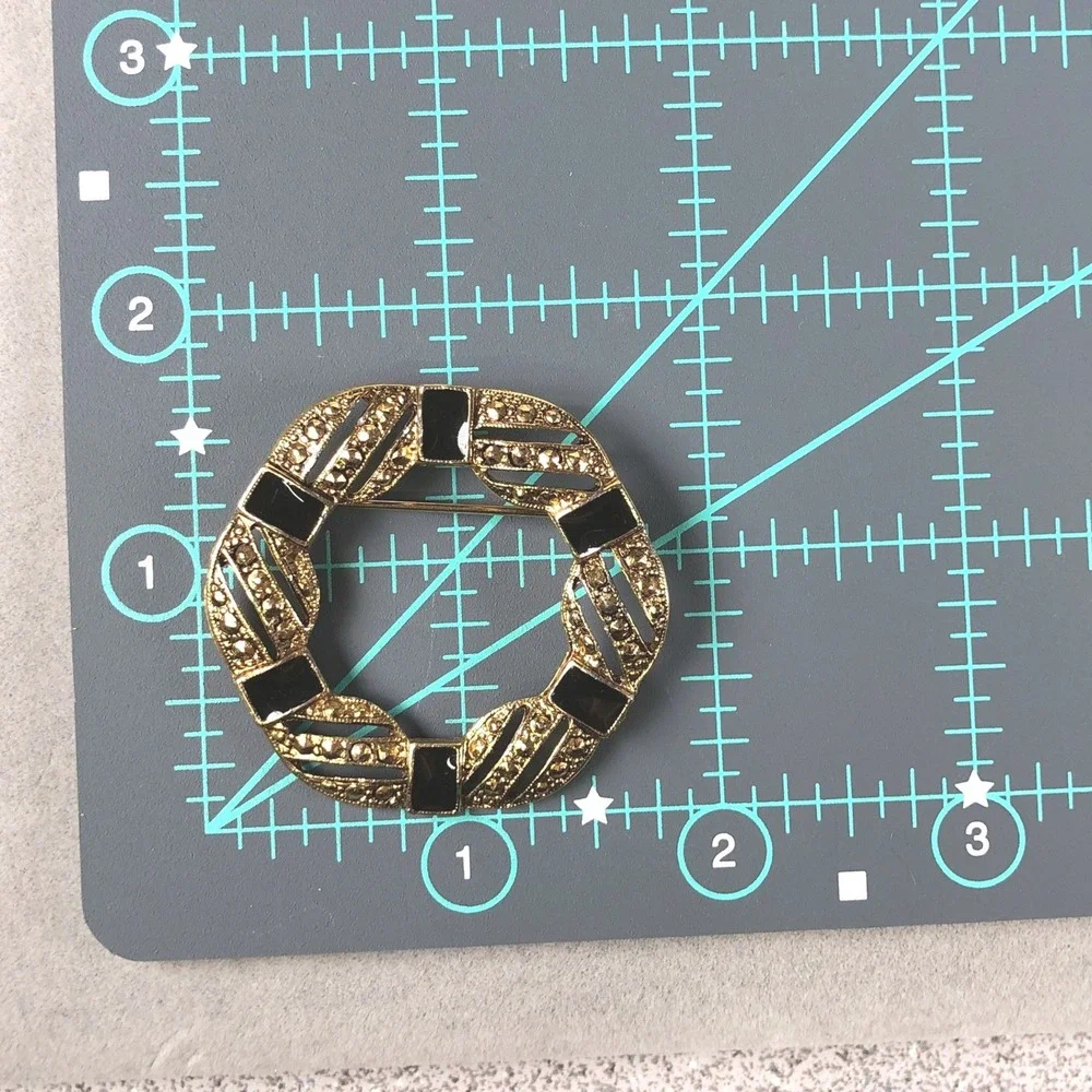Estate **vintage brooch