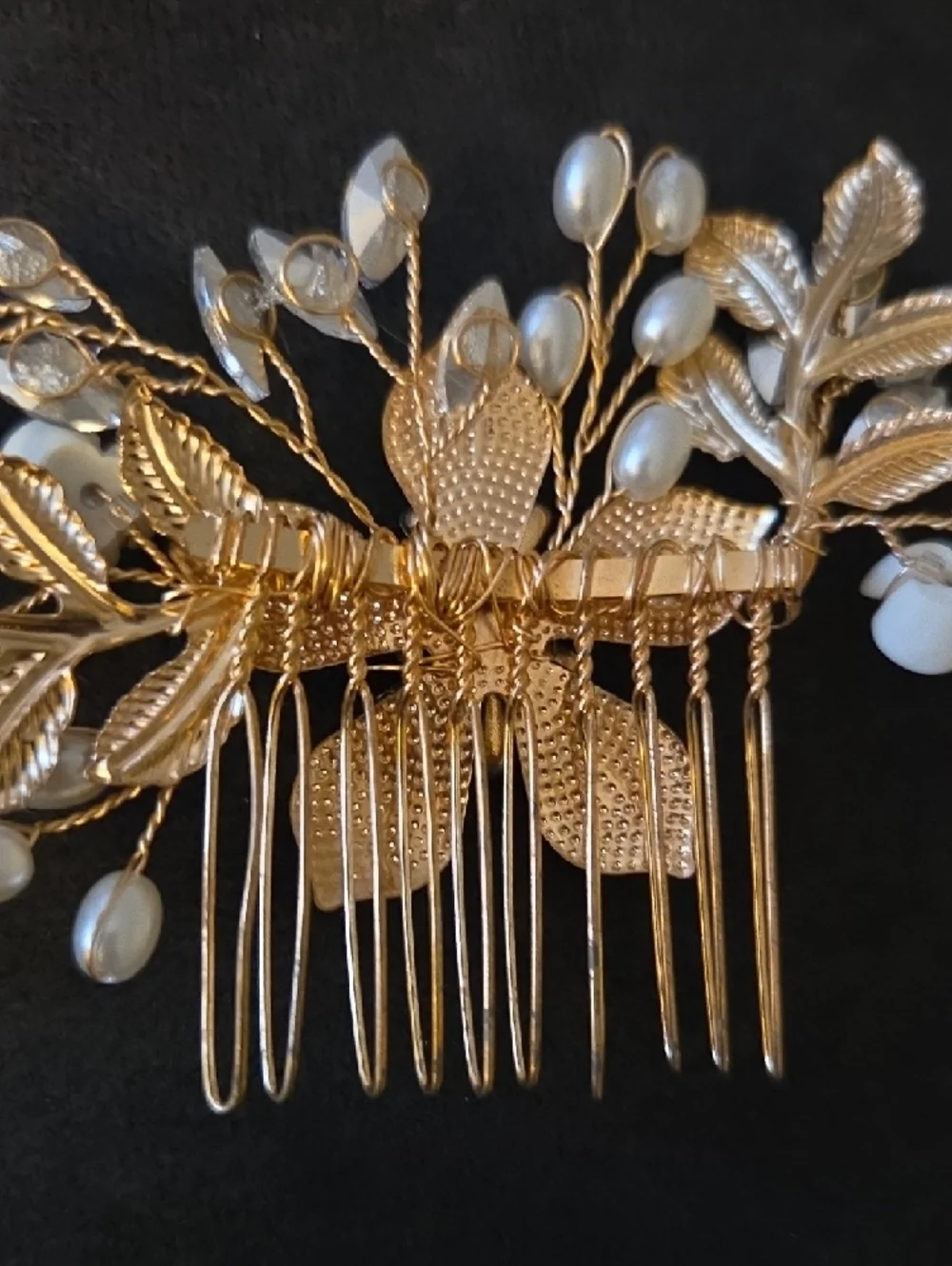 N/A elegant gold