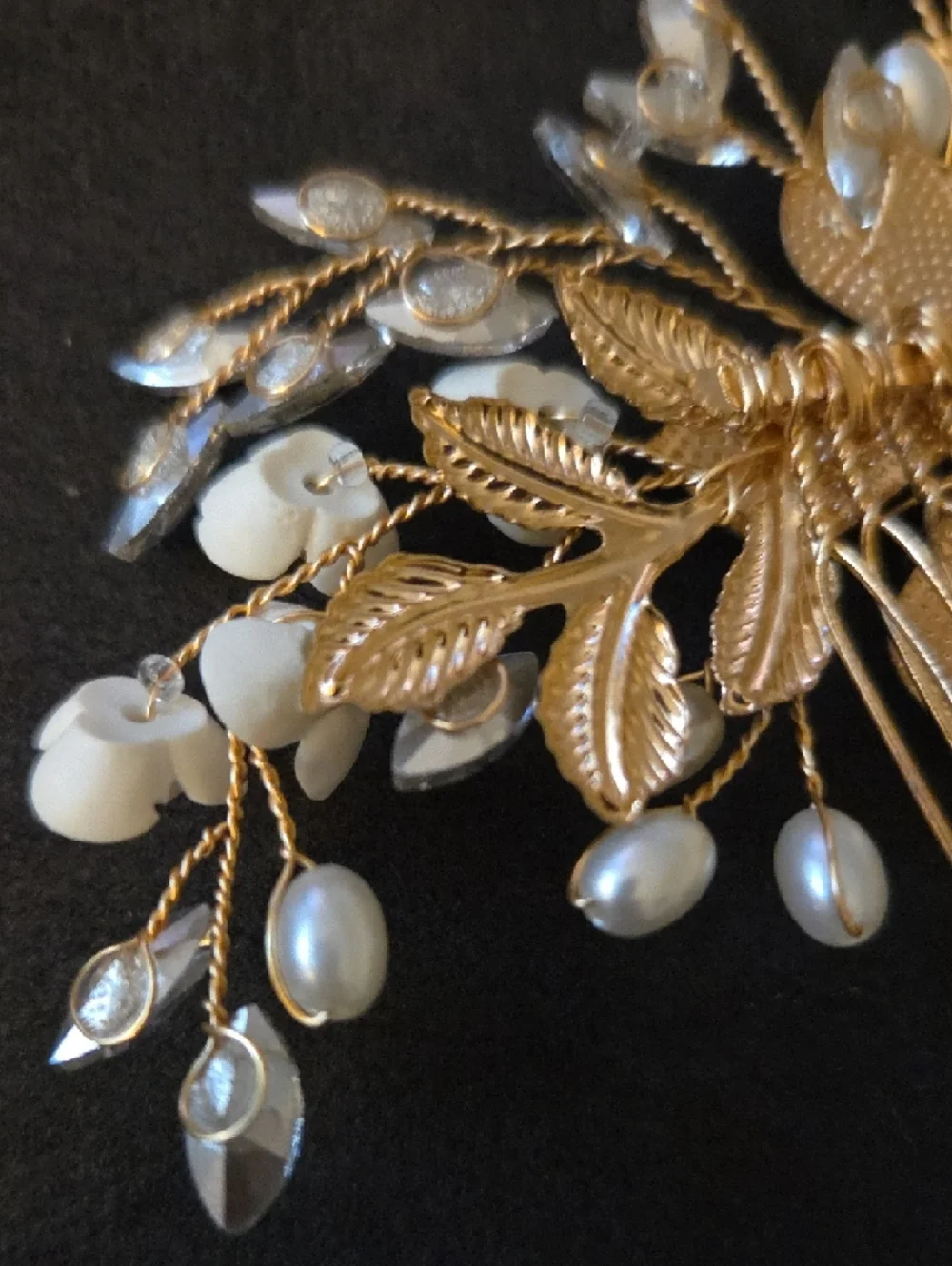 N/A elegant gold