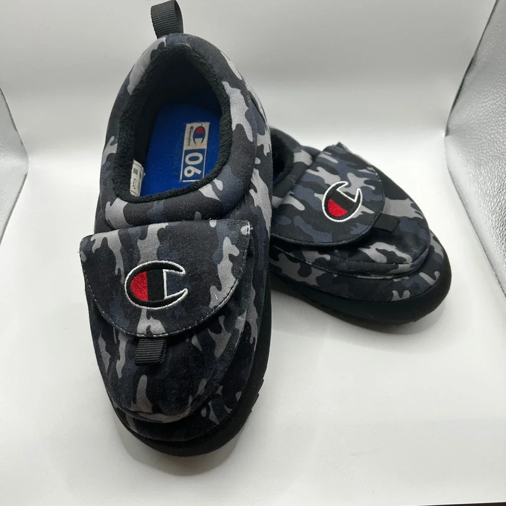 Champion Kids Camo Indoor/Outdoor‎ Slippers with pockets size 6Y
