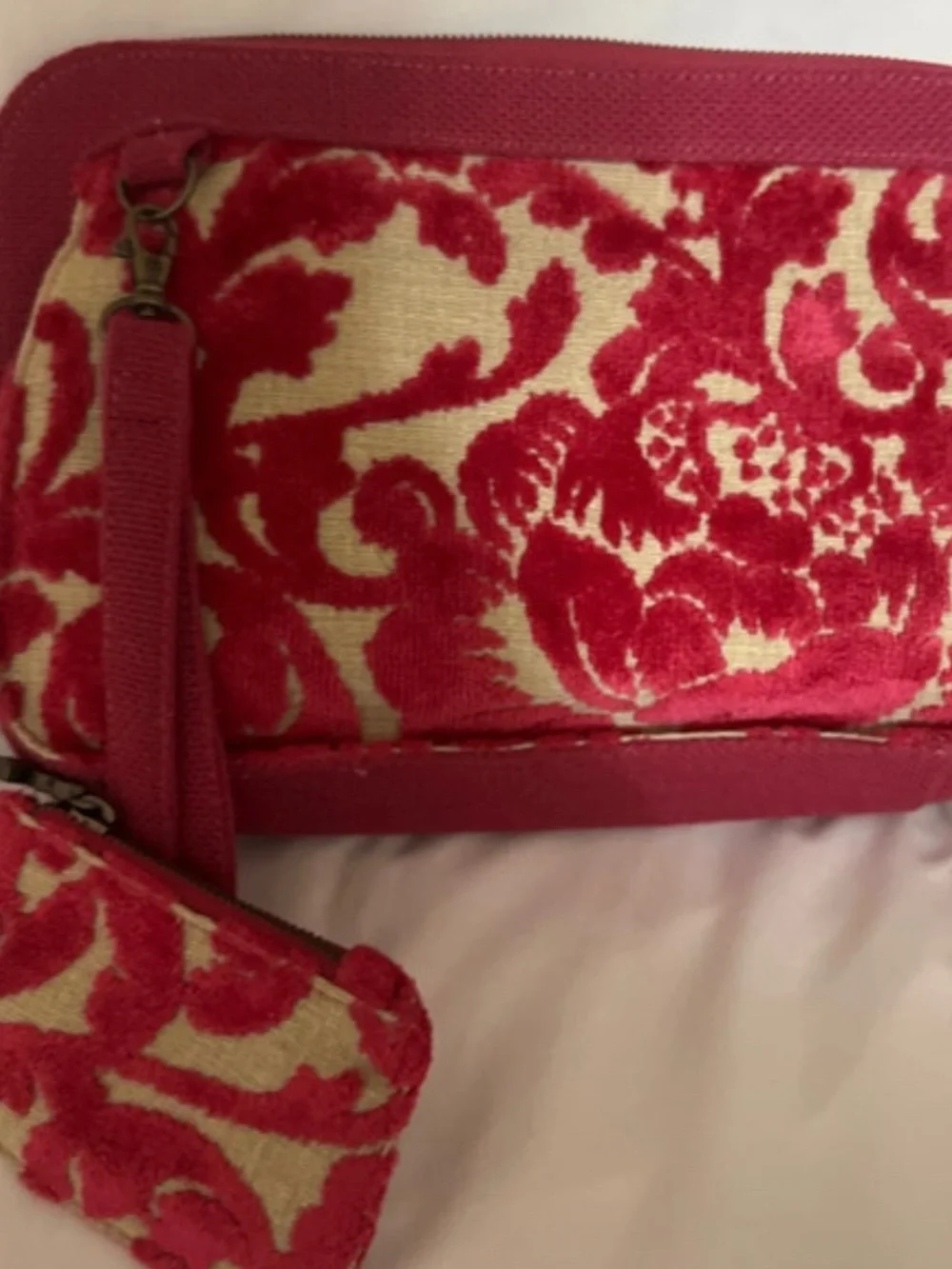 Cake compact velvet