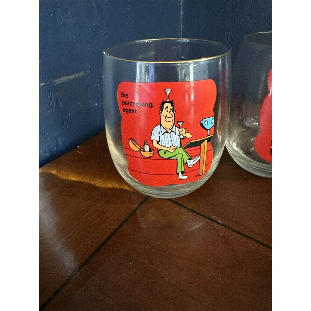 Set of 2 Vintage Ashby Bowling Cartoon Cocktail Beer Glasses Mug Gold Rim 1970’s