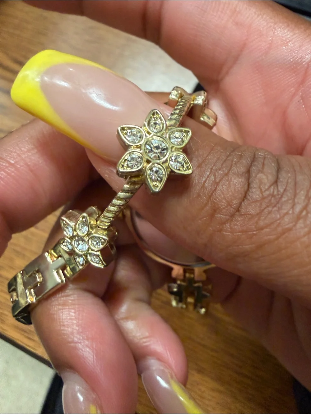 N/A elegant gold