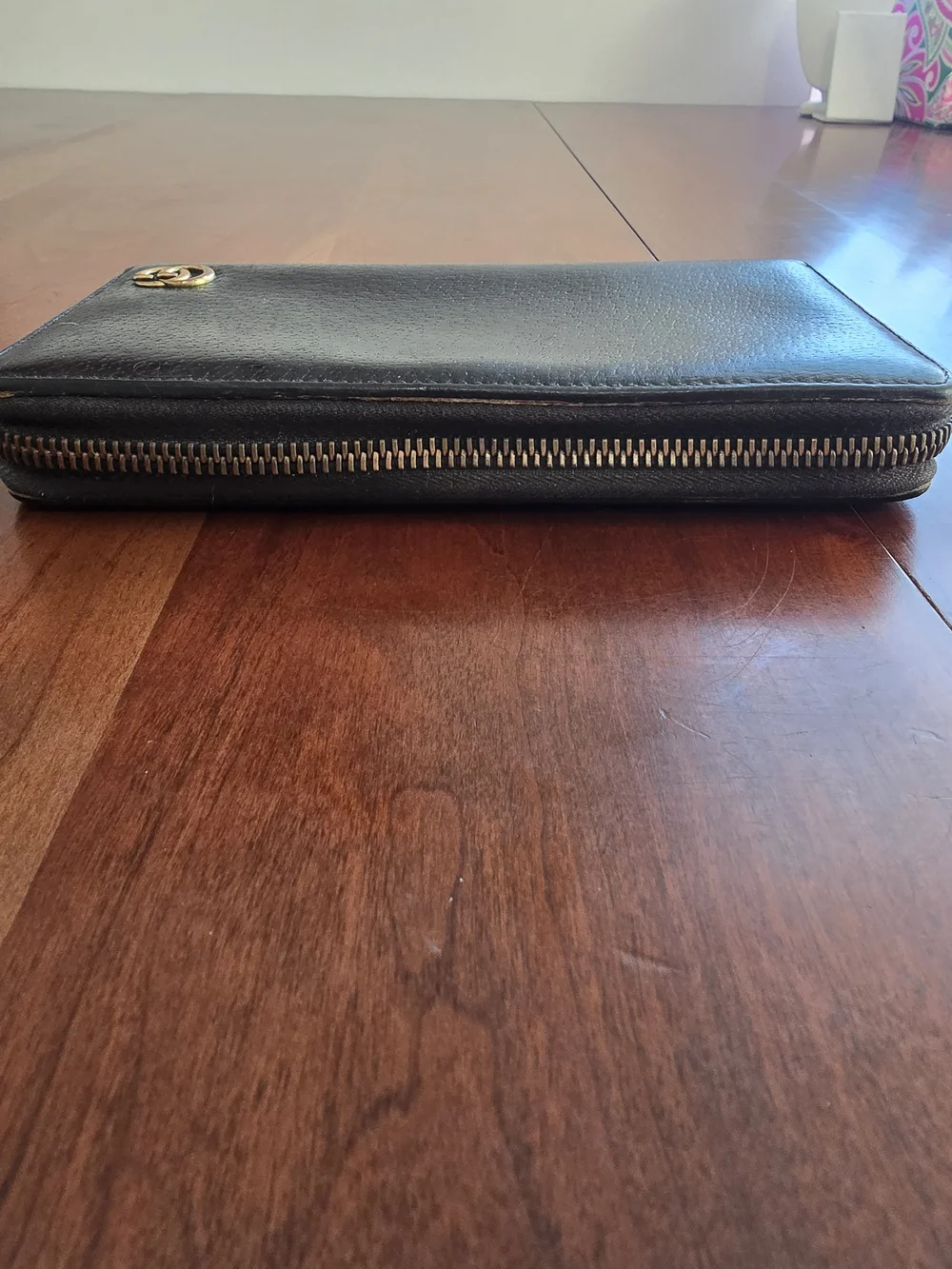 Gucci authentic zip