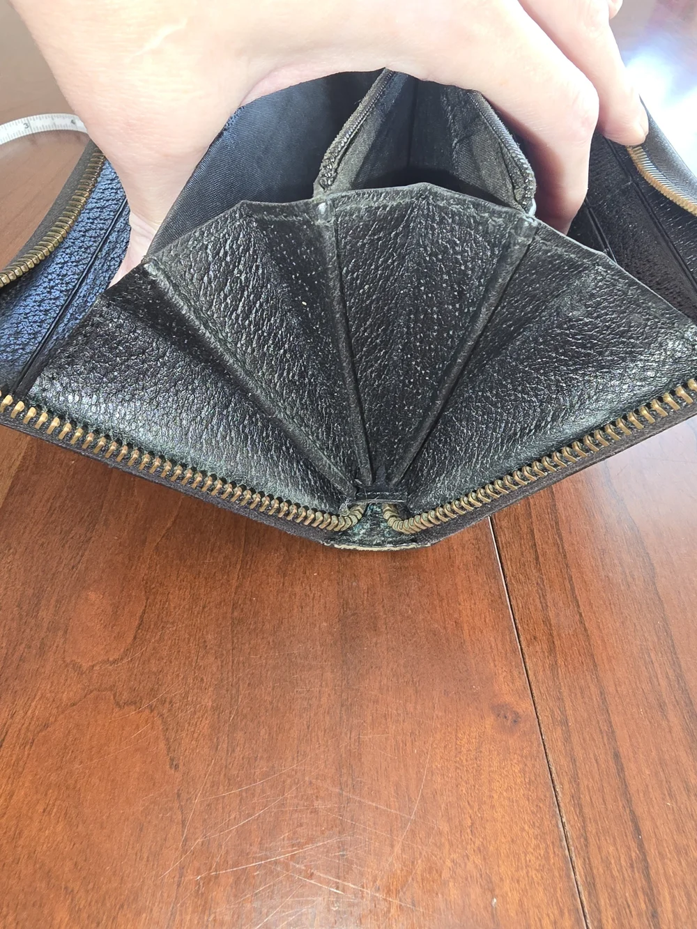 Gucci authentic zip