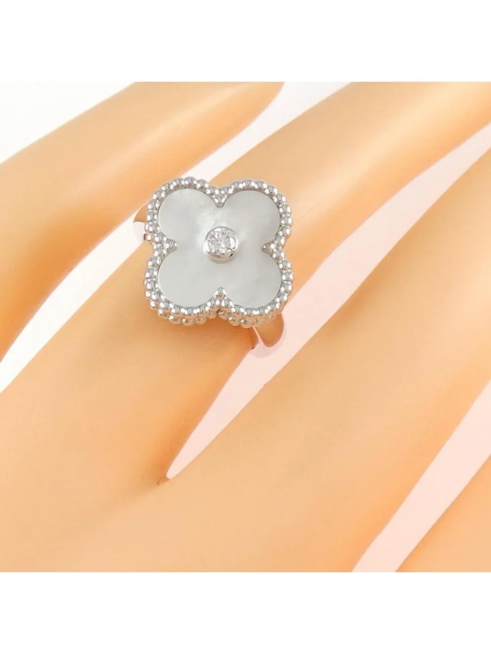 Van Cleef & Arpels item code