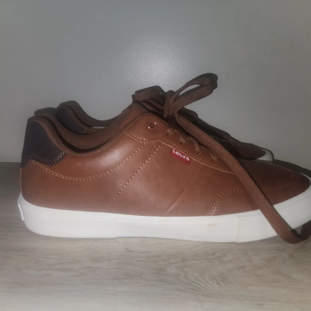 Levis levi mens