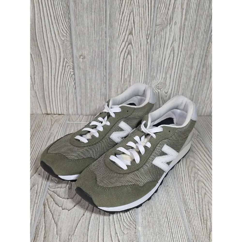 New Balance appear barely