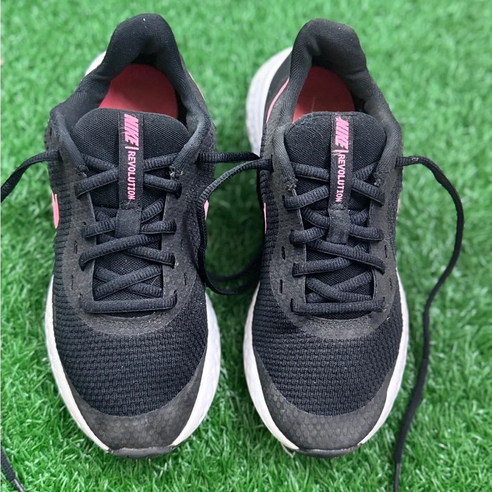 Nike good preowned