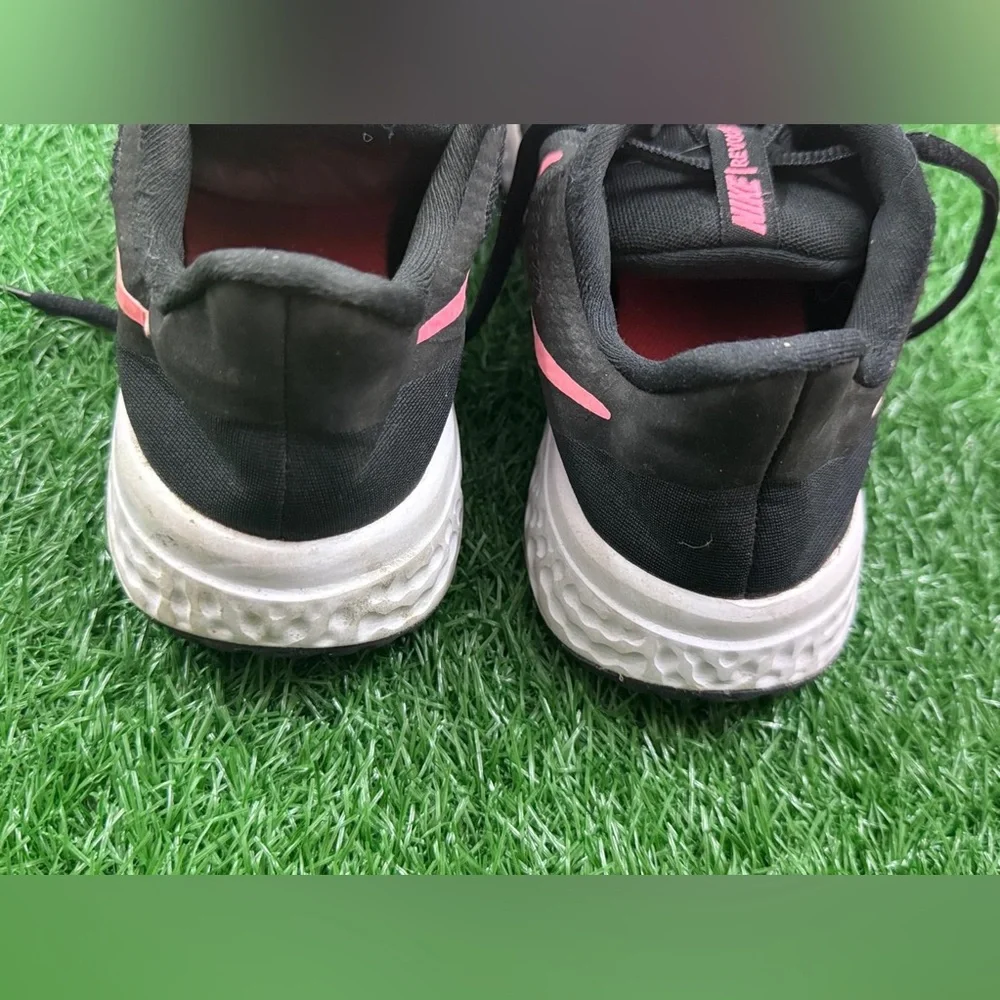 Nike good preowned